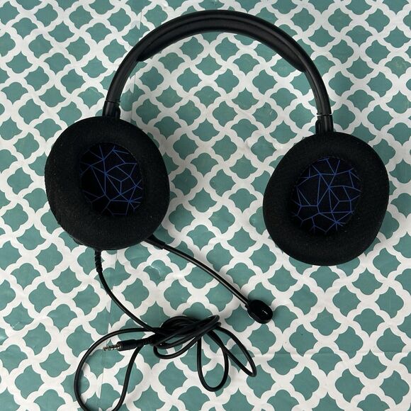 SteelSeries Arctis 1 Wired Gaming Headset – Detachable Clearcast Microphone - Picture 2 of 11